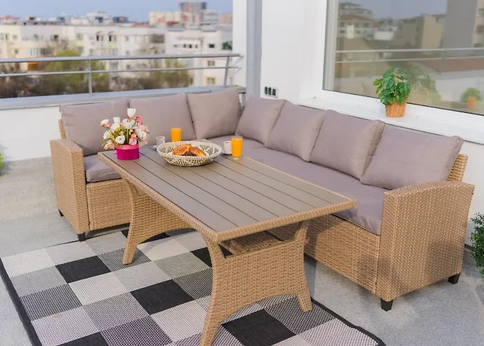 דירה Penthouse With Huge Rooftop Terrace & View בוקרשט