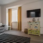 Penthouse With Huge Rooftop Terrace & View Apartmán