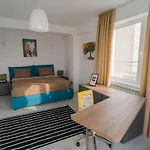 Penthouse With Huge Rooftop Terrace & View Bükreş