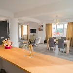Daire Penthouse With Huge Rooftop Terrace & View