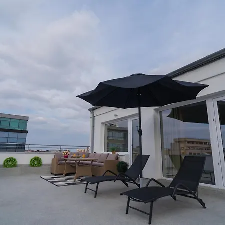 Penthouse With Huge Rooftop Terrace & View Apartament Bukareszt