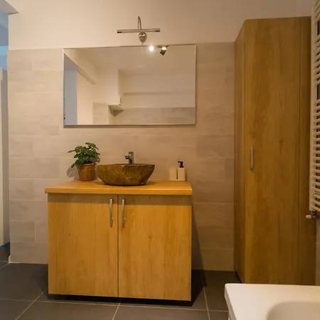 Penthouse With Huge Rooftop Terrace & View *