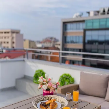 Penthouse With Huge Rooftop Terrace & View *
