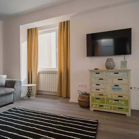 Penthouse With Huge Rooftop Terrace & View Апартаменти