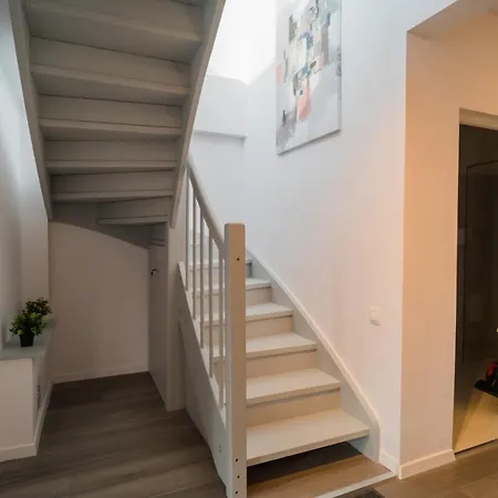 Penthouse With Huge Rooftop Terrace & View