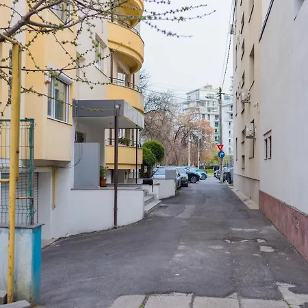 Penthouse With Huge Rooftop Terrace & View