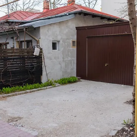 Penthouse With Huge Rooftop Terrace & View Bukareszt