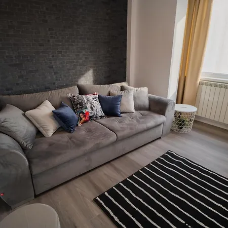 Penthouse With Huge Rooftop Terrace & View *