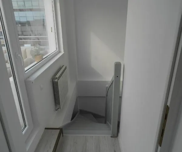 Penthouse With Huge Rooftop Terrace & View Appartement
