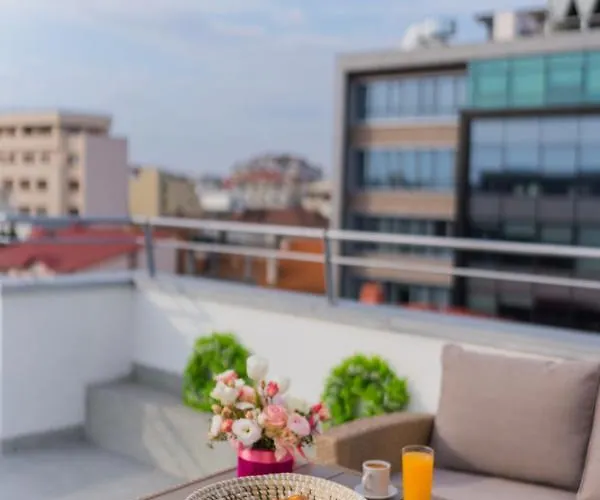 Penthouse With Huge Rooftop Terrace & View *