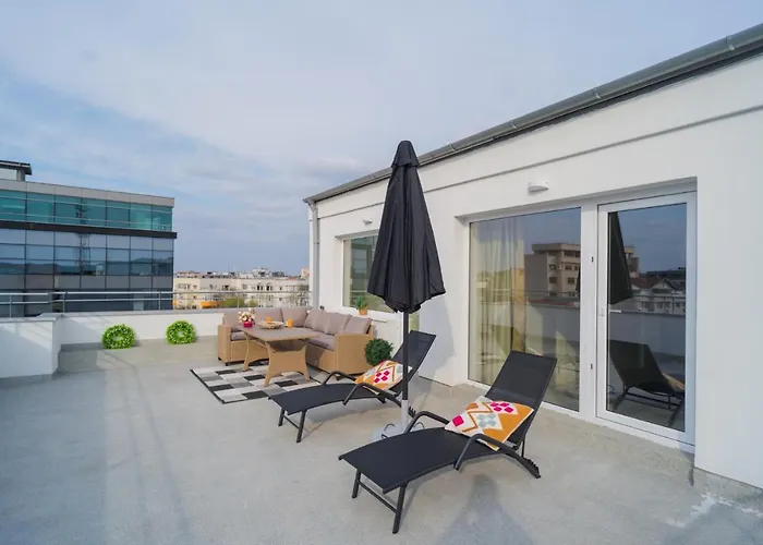 Appartement Penthouse With Huge Rooftop Terrace & View *