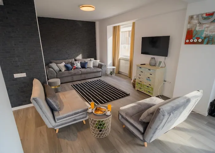 Penthouse With Huge Rooftop Terrace & View * Bucarest
