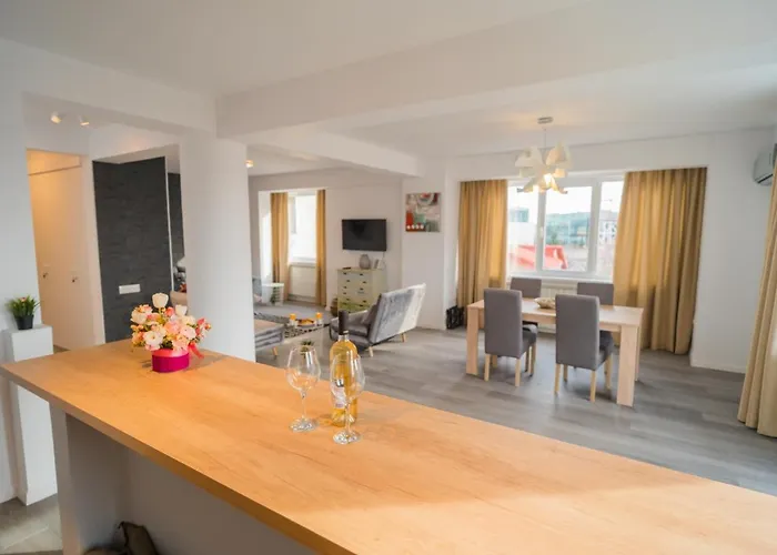 Appartement Penthouse With Huge Rooftop Terrace & View