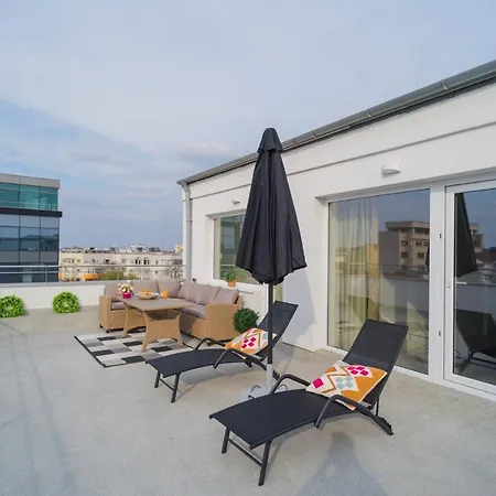 Apartmán Penthouse With Huge Rooftop Terrace & View *