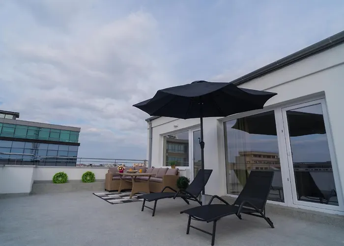 Penthouse With Huge Rooftop Terrace & View Apartmán Bukurešť