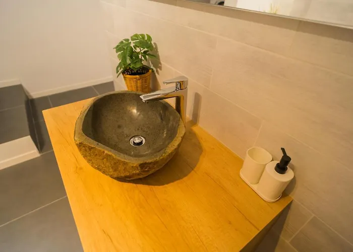 Penthouse With Huge Rooftop Terrace & View Apartmán