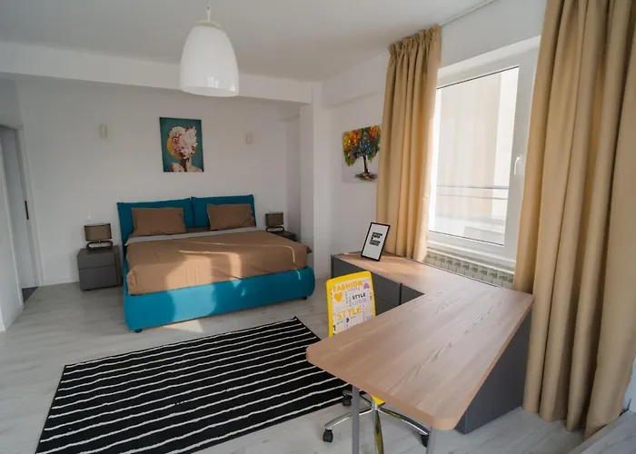 Penthouse With Huge Rooftop Terrace & View Bukurešť