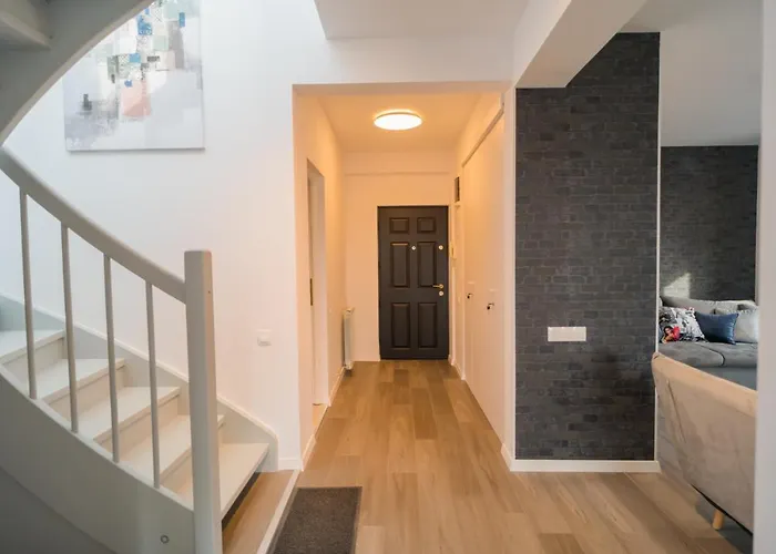 Penthouse With Huge Rooftop Terrace & View Bukurešť