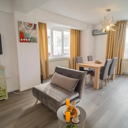 Penthouse With Huge Rooftop Terrace & View